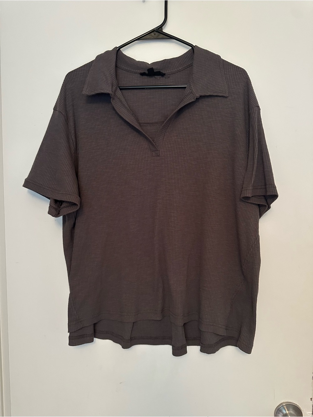 Jane and Delancey Relaxed Waffle Polo in Charcoal